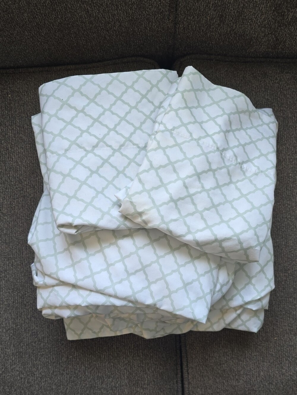 White and Sage Green Geometric Queen Size Sheet Set
